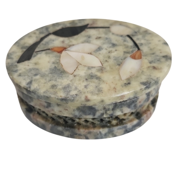 Mother of Pearl Trinket Box Inlay Soapstone Oval Vintage - Picture 3 of 5